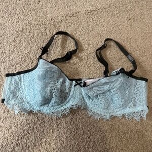 Vs bra